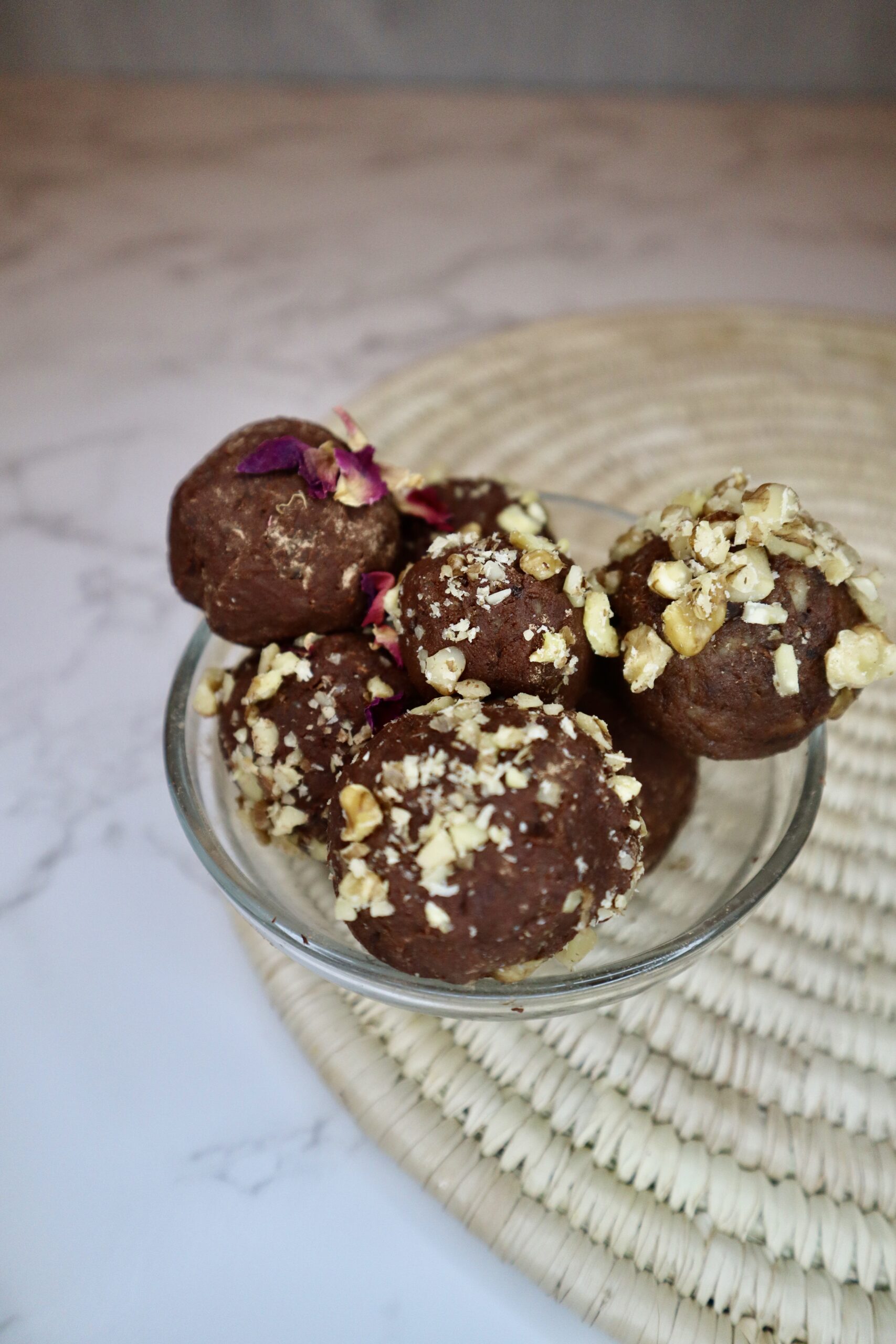 Chocolate walnut energy balls
