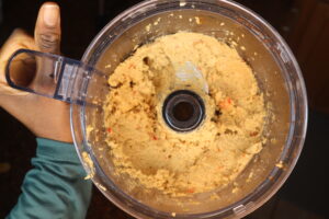 Chunky humus in food processor